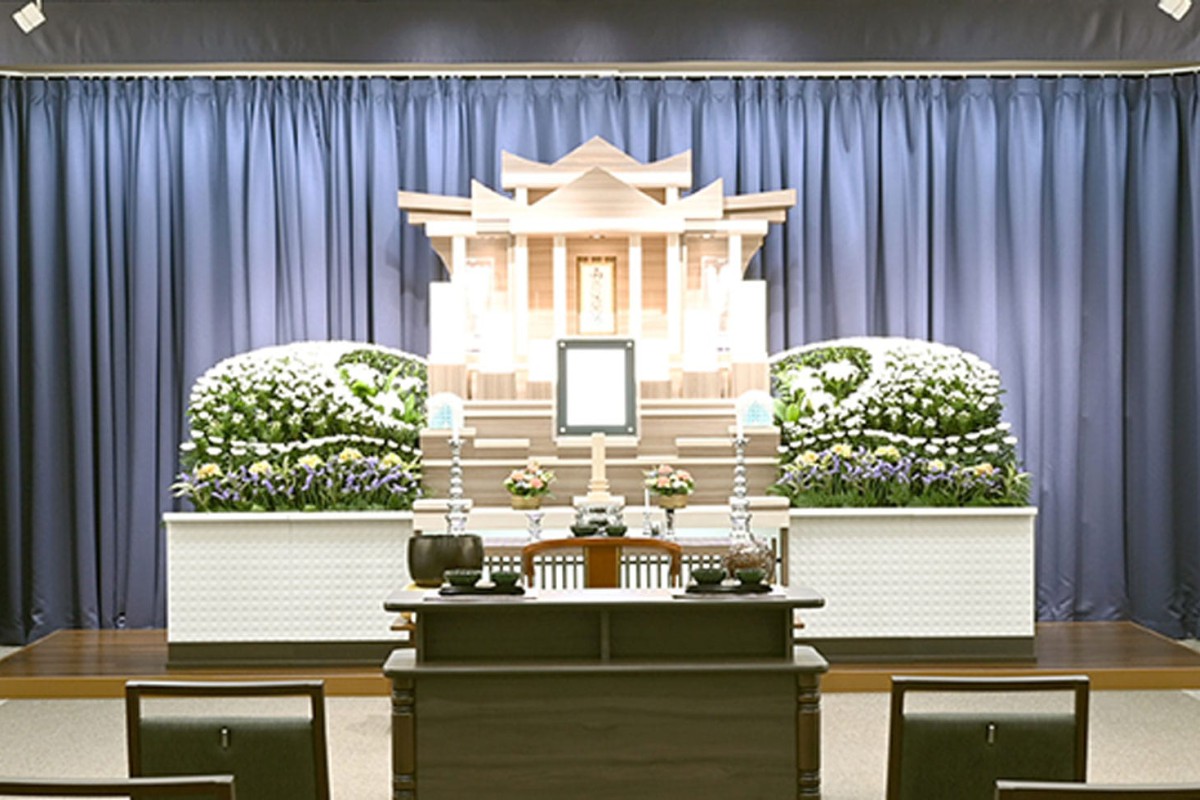石山家族葬ホール 祭壇