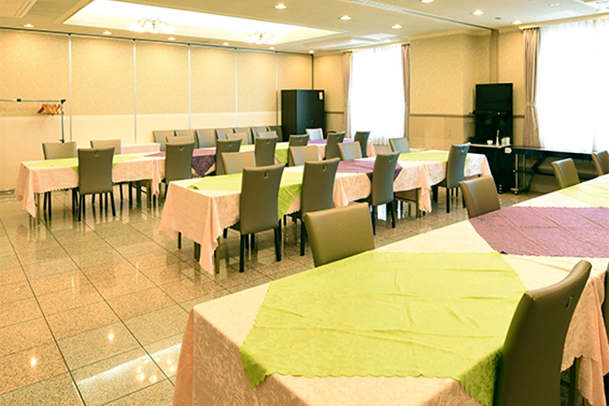 稲荷シティホール 会食室