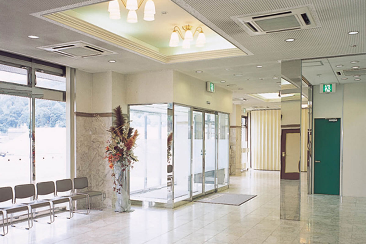 花山シティホール ロビー