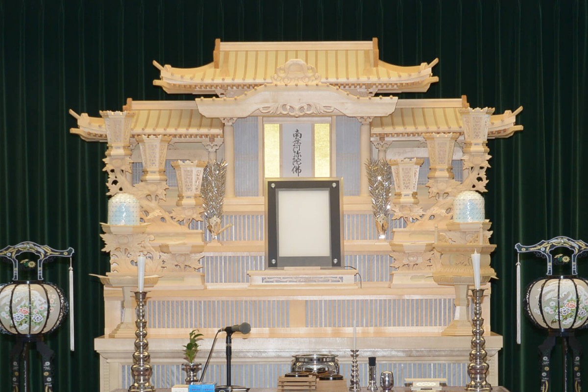 浜大津シティホール 祭壇