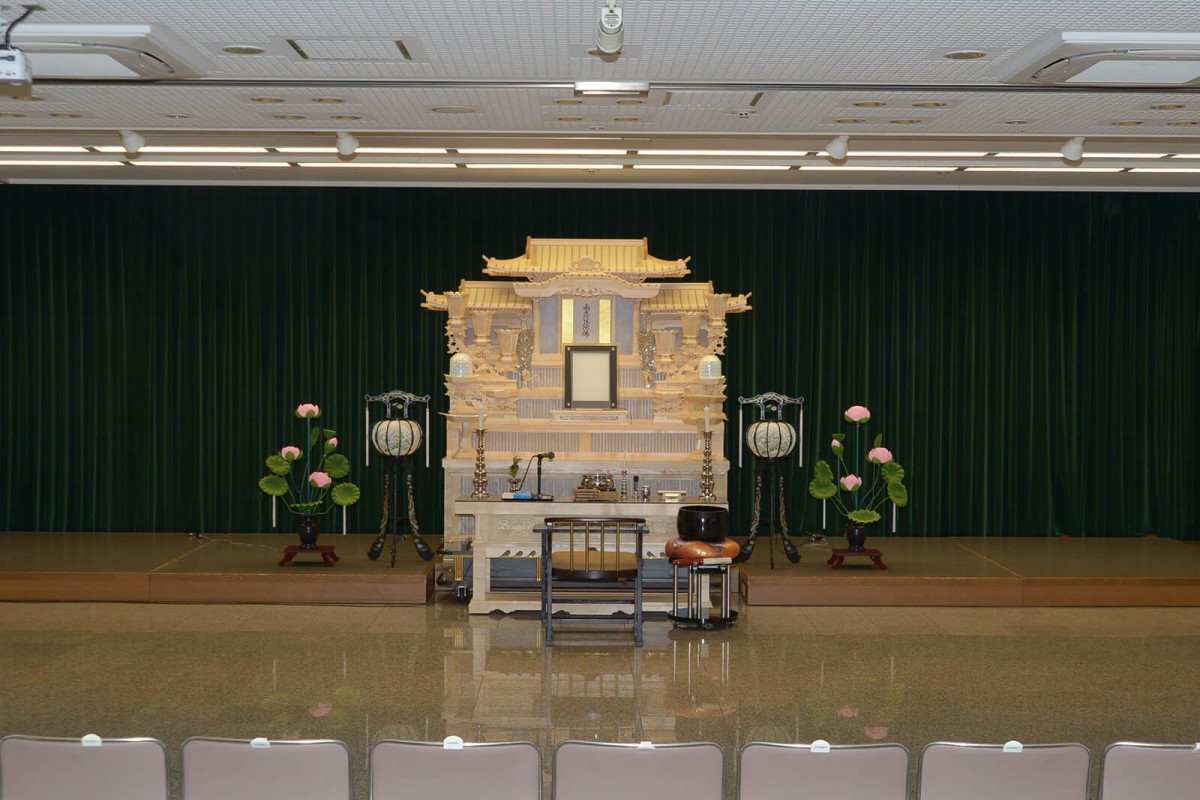 浜大津シティホール 祭壇