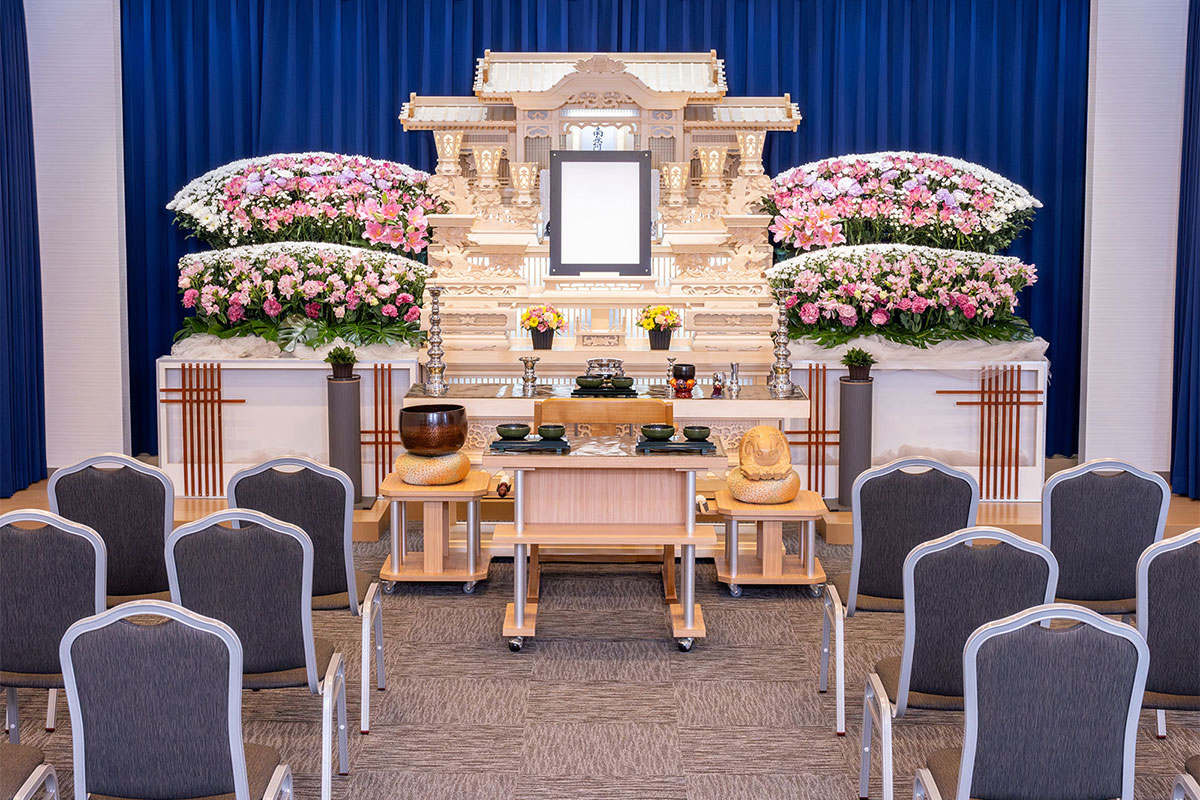 富田駅前家族葬ホール 式場