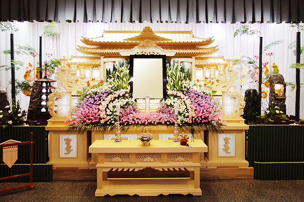 諏訪玉泉院 祭壇