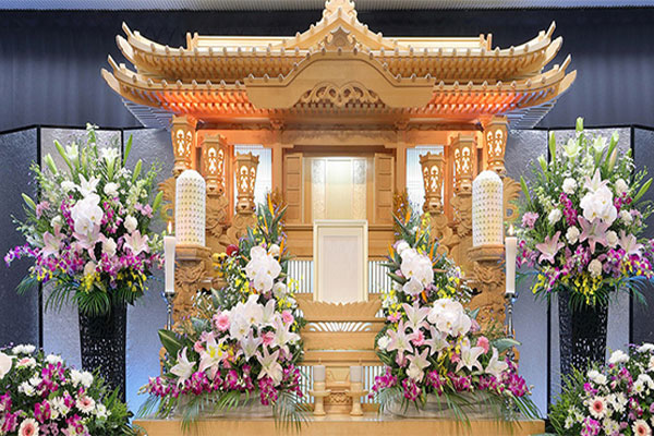 津山シティホール 祭壇