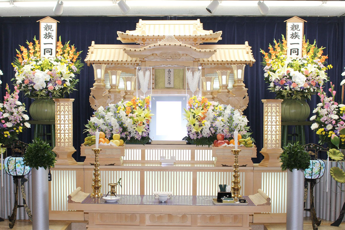 草津シティホール 祭壇