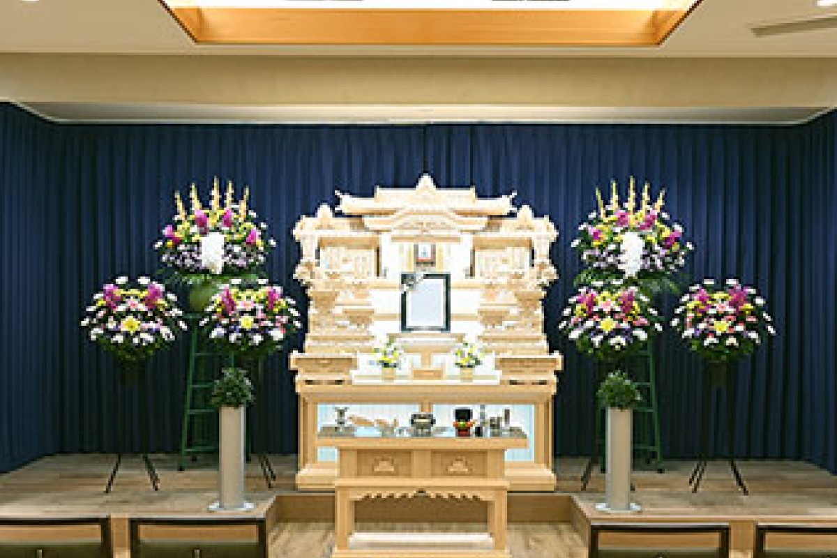草津下笠家族葬ホール 祭壇
