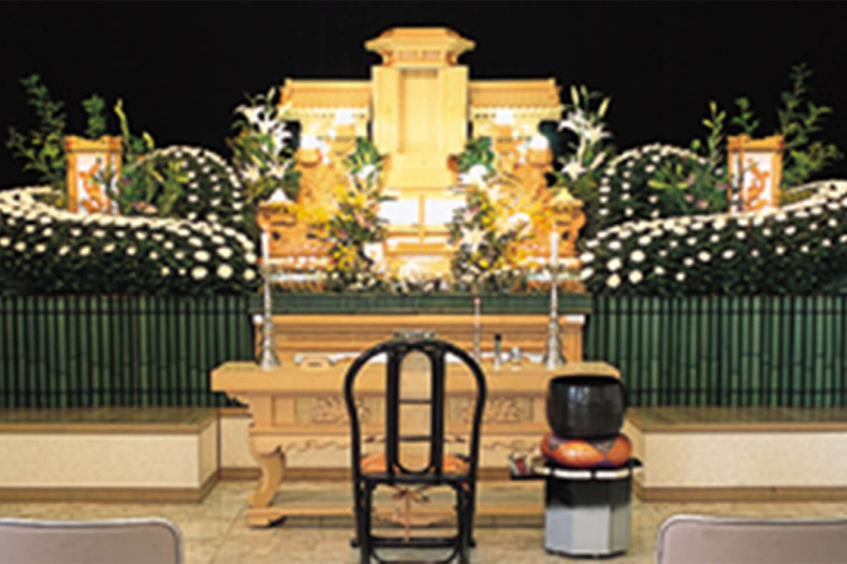 花山シティホール 祭壇