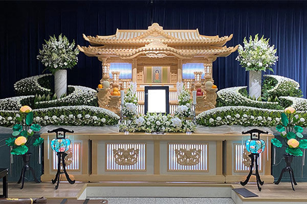 玉島シティホール 祭壇